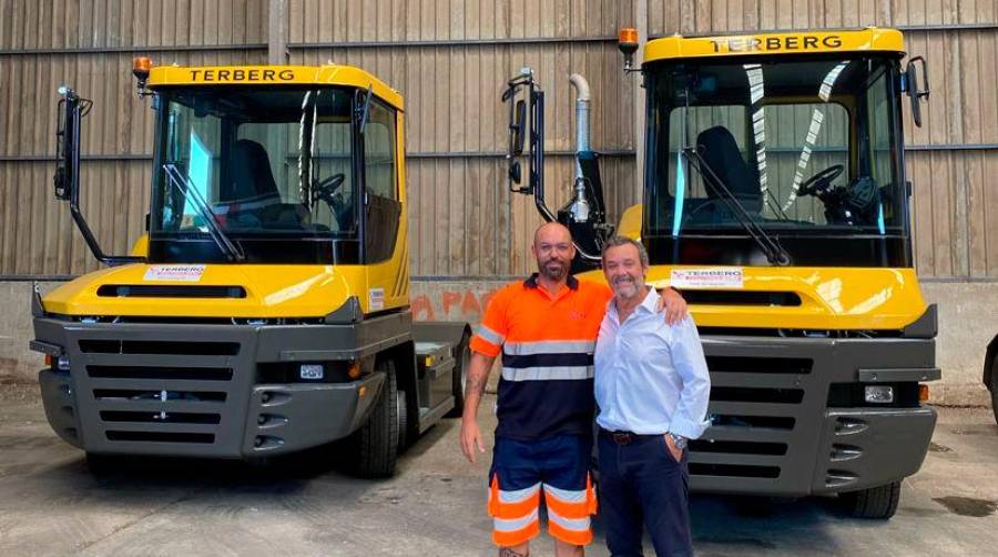 Terberg entrega dos cabezas tractoras a la terminal de Grandi Navi Veloci en Valencia