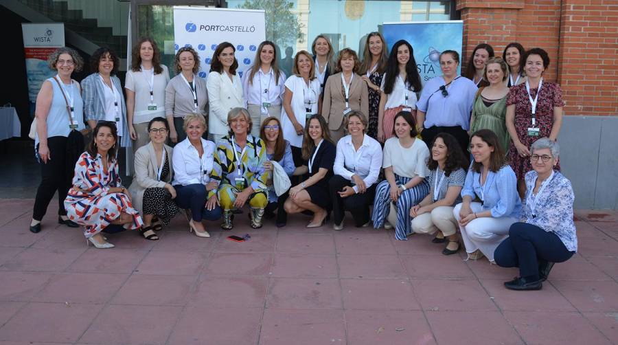 Profesionales de WISTA durante el encuentro anual celebrado en el Puerto de Castellón. Foto: Raúl Tárrega.