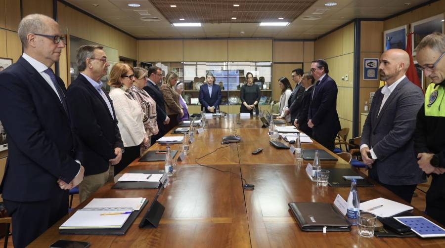 El Consejo de Administración de la Autoridad Portuaria de Castellón ha guardado un emotivo minuto de silencio en memoria de las víctimas de la DANA en su sesión de hoy.