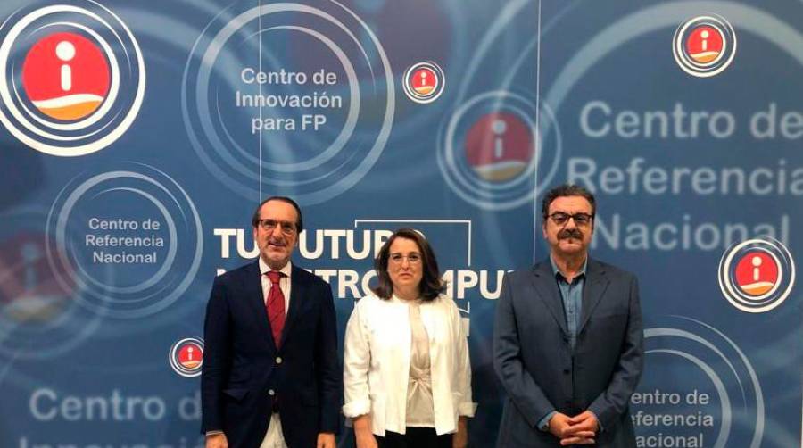 Francisco Aranda, presidente de UNO; María Asunción Manzanares, subdirectora general de Orientación y Aprendizaje, y Antonio Carrión, director del Centro de Referencia Nacional de Logística Comercial y Gestión del Transporte.