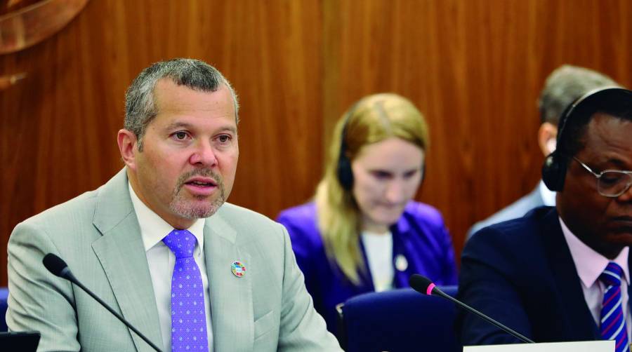 El secretario general de la OMI, Arsenio Domínguez, elogió el ambiente constructivo de los debates.