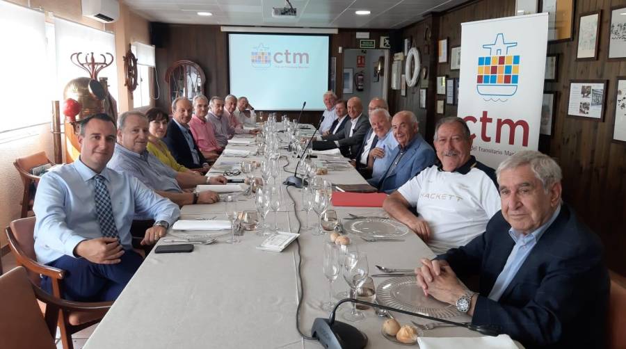 Imagen de la reunión celebrada ayer entre los socios del CTM y Transprime.