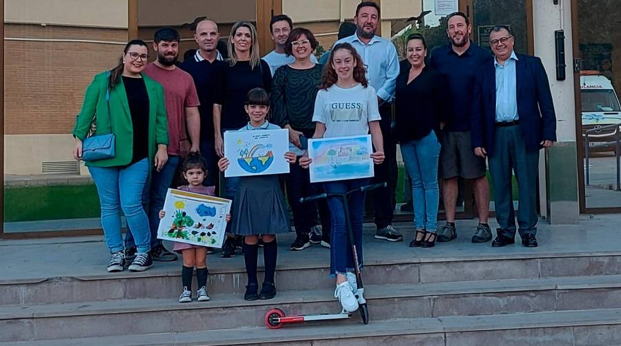 CPE Valencia premia a las ganadoras de su I Concurso de Dibujo