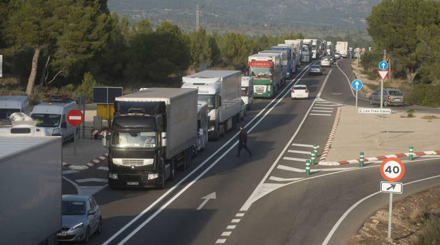 Los transportistas de Tarragona volver&aacute;n a protagonizar hoy marchas lentas en las carreteras de la demarcaci&oacute;n.