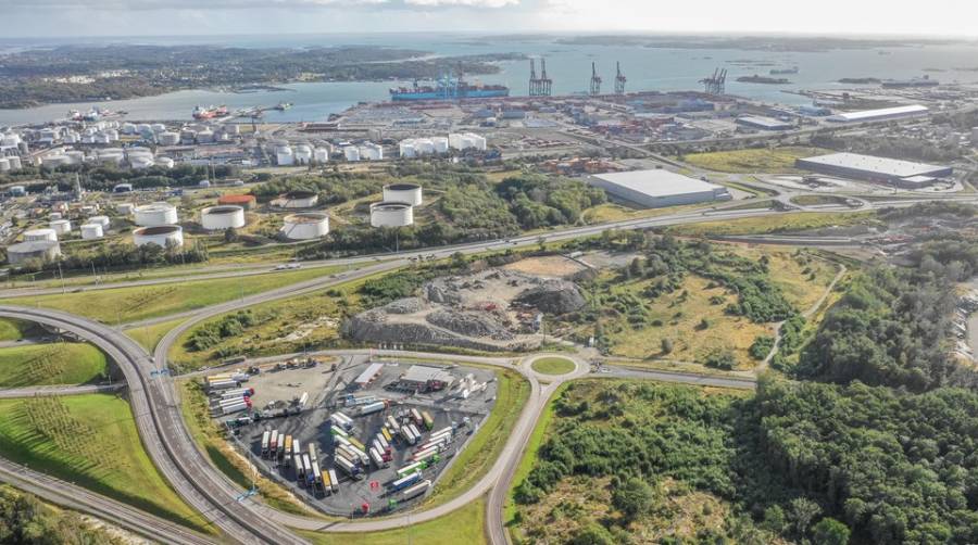 La estaci&oacute;n estar&aacute; ubicada en V&auml;dermotet en el puerto de Gotemburgo, que est&aacute; estrat&eacute;gicamente ubicado al lado de las carreteras principales que entran y salen del puerto. Foto: Autoridad Portuaria de Gotemburgo.