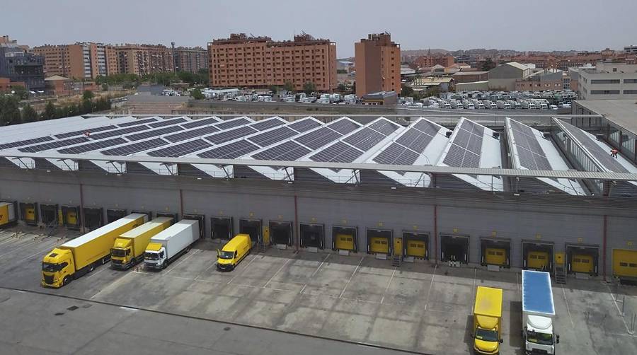 Correos apuesta por la fotovoltaica en sus centros logísticos