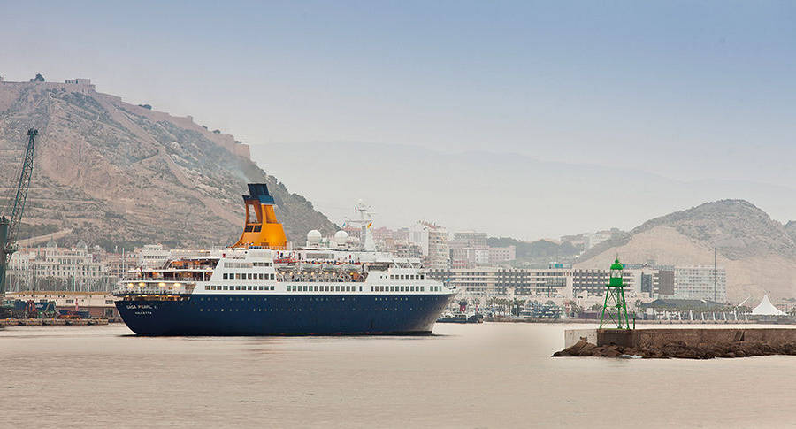 5.259 personas arriban al Puerto de Alicante a bordo de tres cruceros