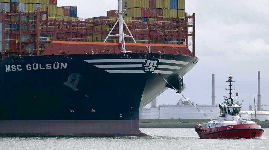 El buque “MSC Gülsün” en el Puerto de Róterdam.