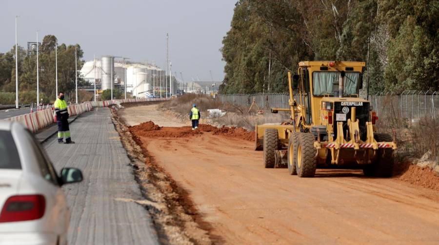 Puerto de Huelva invierte más de 7 millones en la adecuación y desdoble del acceso viario al Muelle Sur